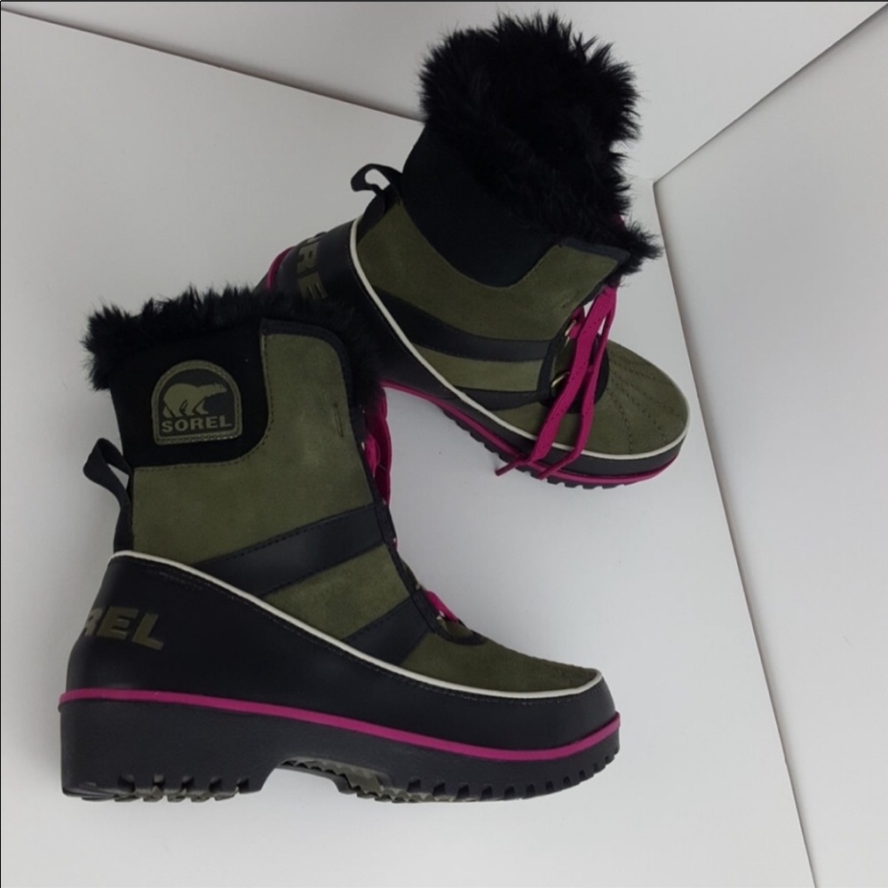 Snow Boot, Shearling / Fur Trimmed Boot